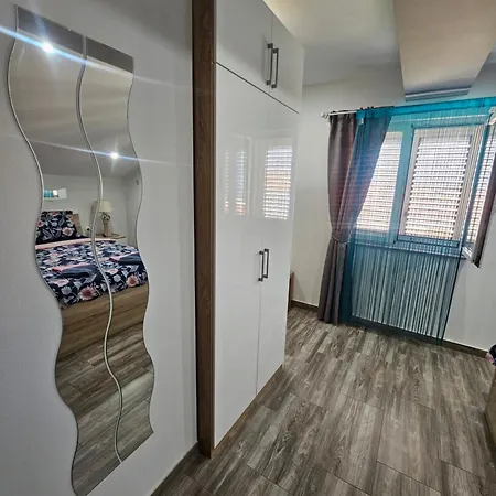 Anna Apartman *